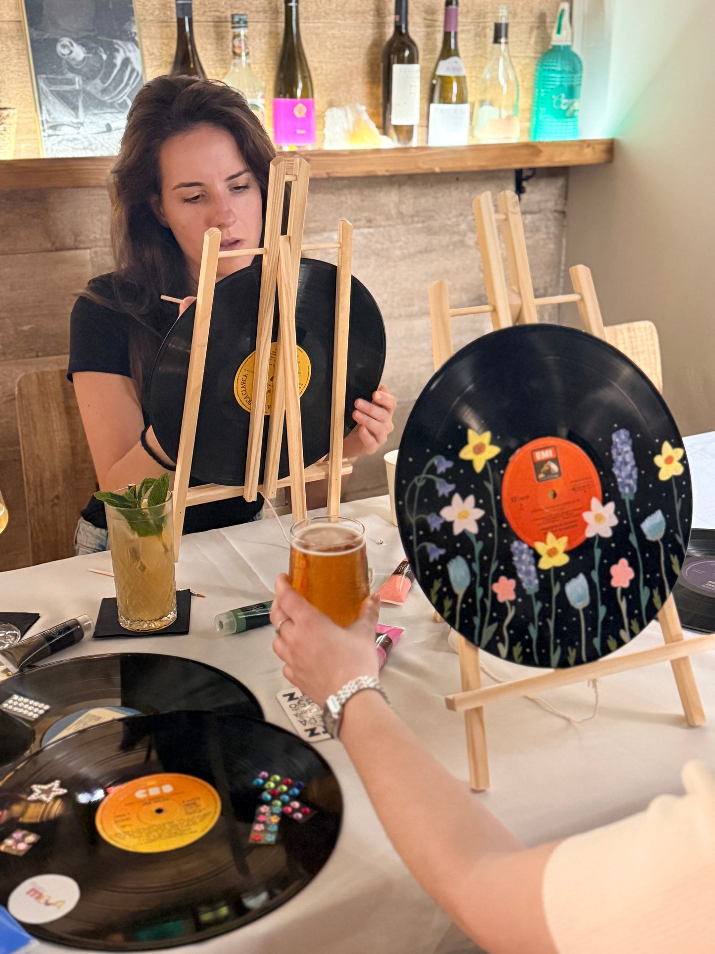 Atelier Paint & Sip DIY : Peinture sur Vinyle – Barcelone 19/05