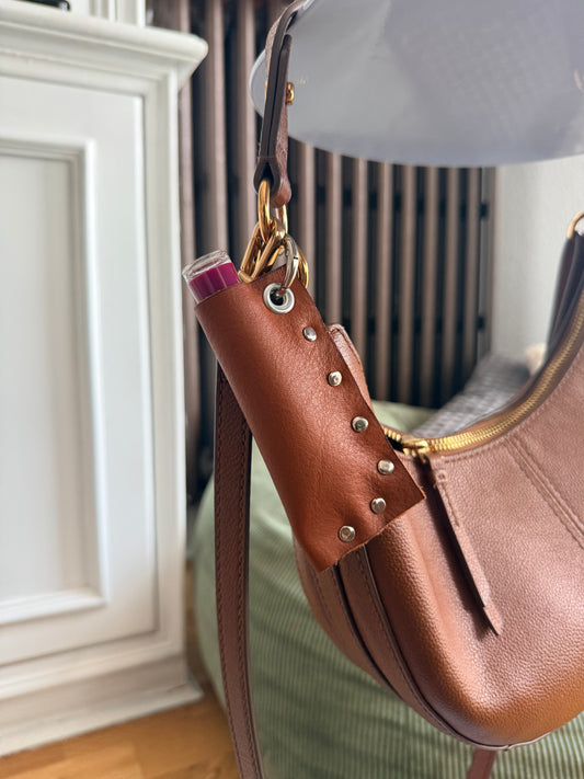 Porte-gloss IT GIRL en cuir chiné à rivets – Fait main