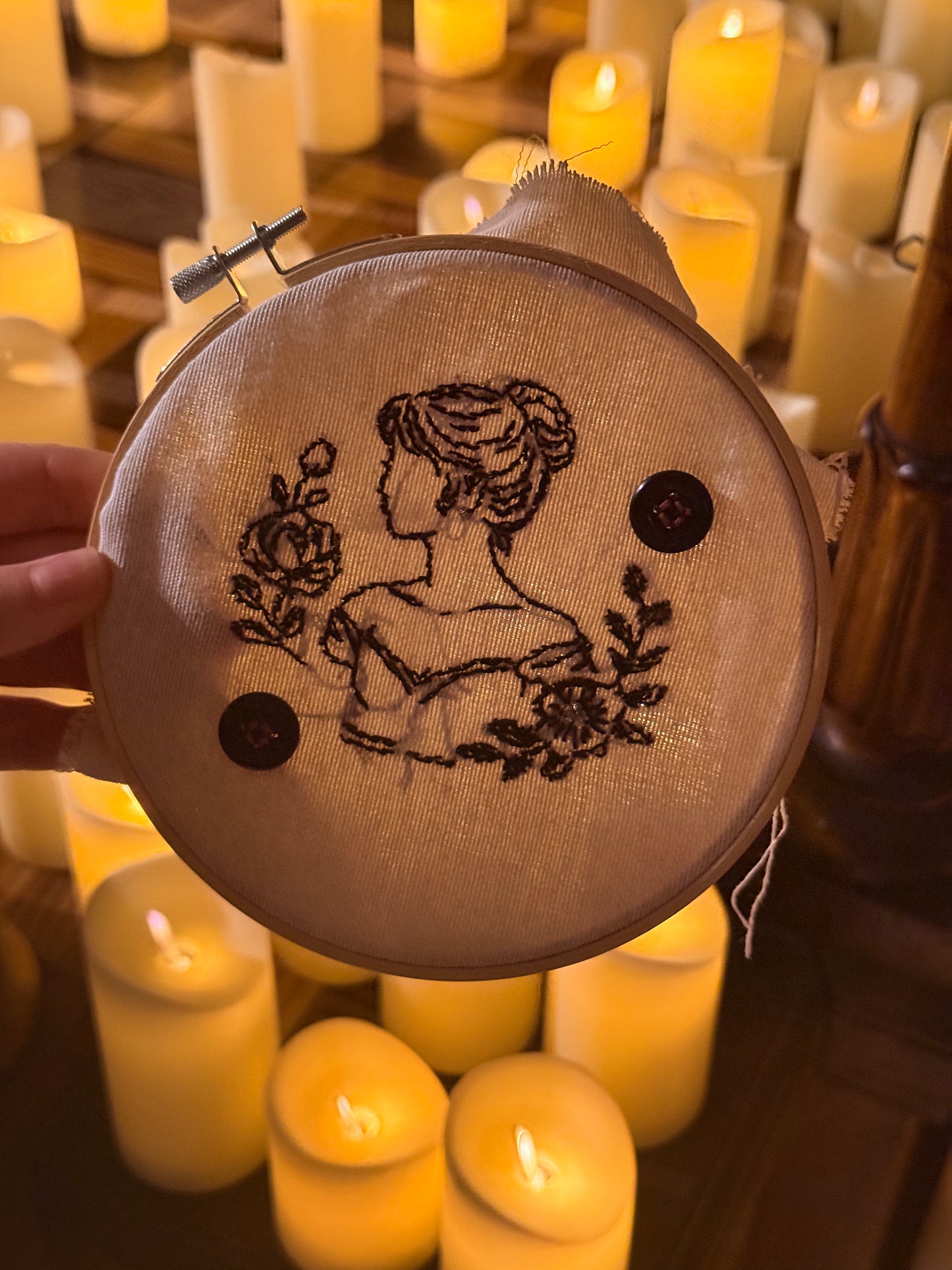 Kit Broderie Silhouette à Encadrer – DIY Débutant